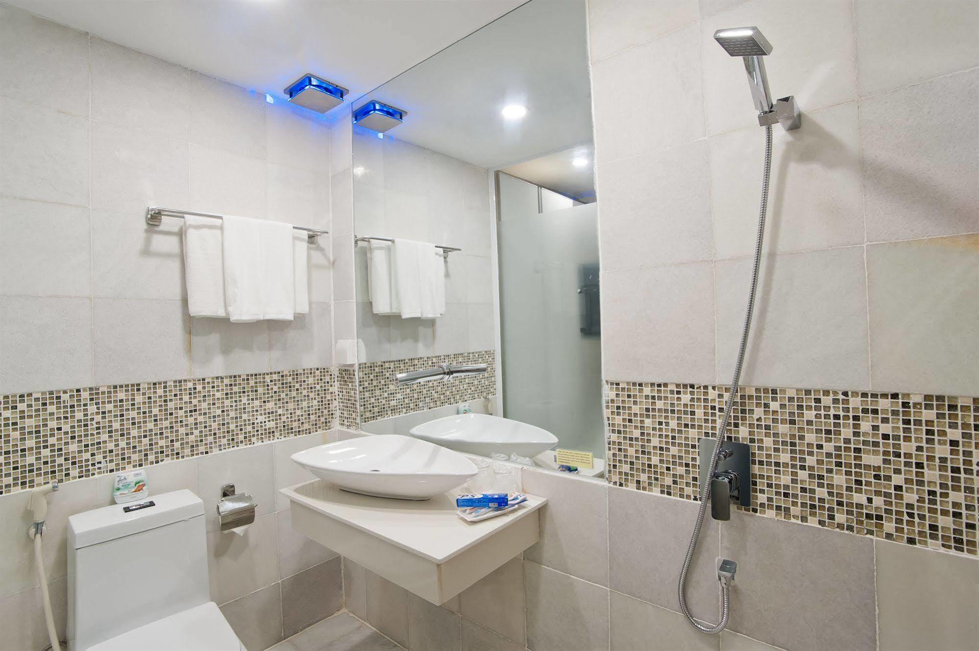 Hong Kong Kaiteki Hotel TP. Hồ Chí Minh Ngoại thất bức ảnh